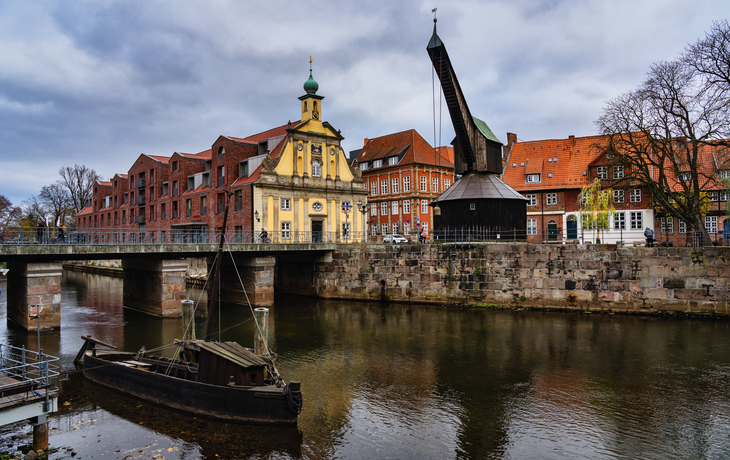 Alter Kran in Lüneburg im Winter