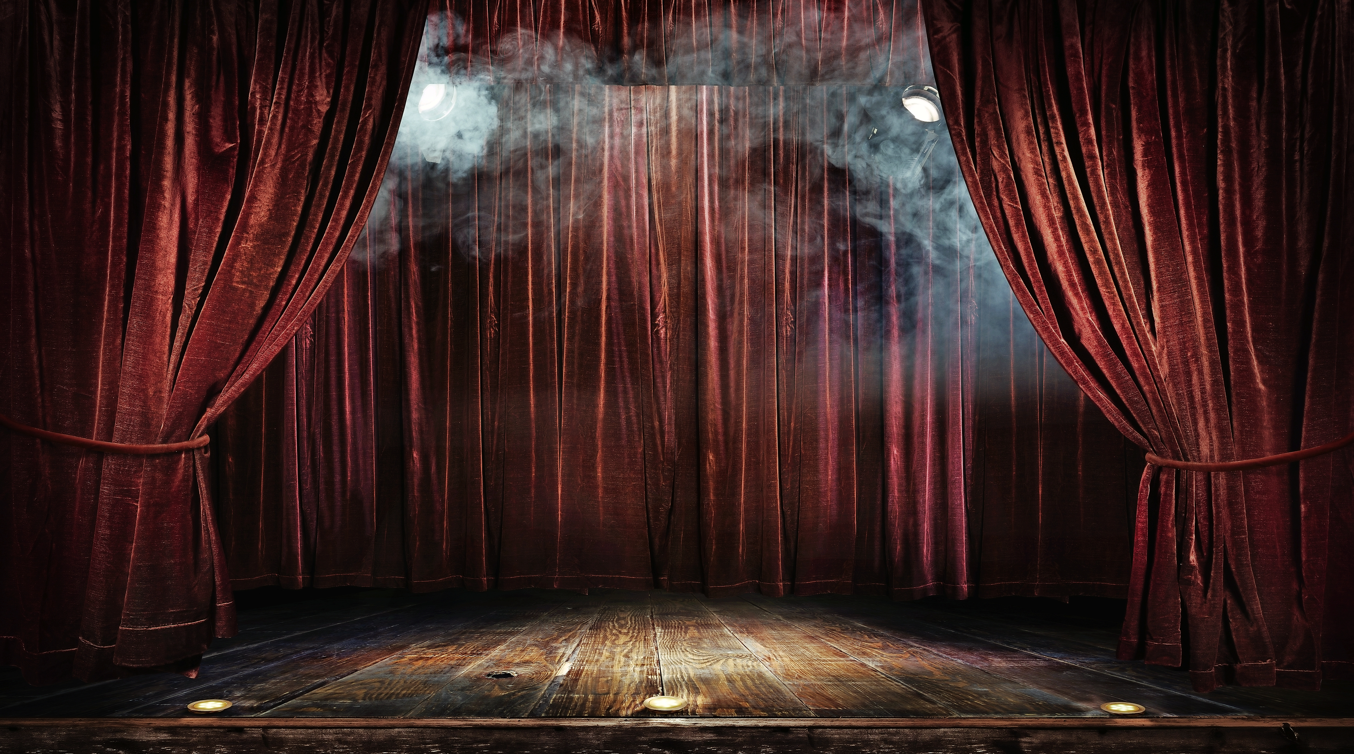 Magic Theater Bühne rote Vorhänge Show Spotlight