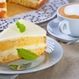 Leckere Biskuit-Joghurttorte mit Cappuccino