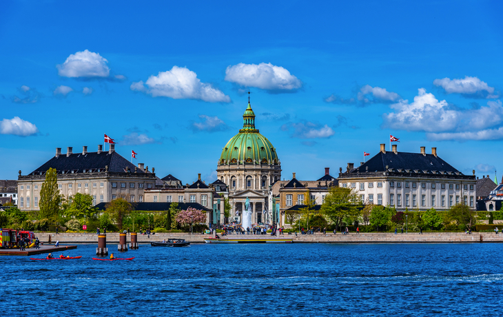 Blick auf Schloss Amalienborg in Kopenhagen, Dänemark