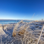 winterlicher Sonnenaufgang am Meer