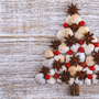 Weihnachtsbaum aus verschiedenen Muschelarten