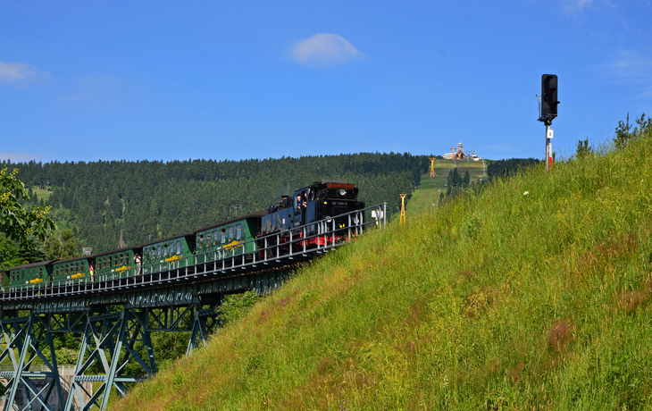 Dampfzug auf dem Viadukt in Oberwiesenthal