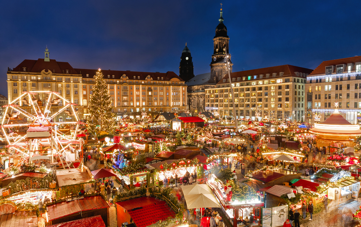 Striezelmarkt auf dem Altmarkt in Dresden, Deutschland