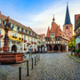 Michelstadt im Odenwald mit historischem Rathaus und Marktplatz 