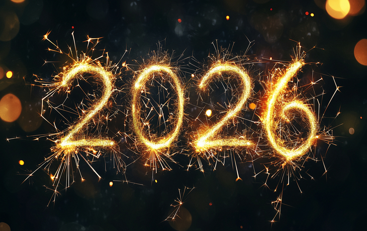 2026 mit leuchtenden Wunderkerzen – Funkelndes Highlight für Neujahrsfeiern, Silvesterpartys und festliche Anlässe