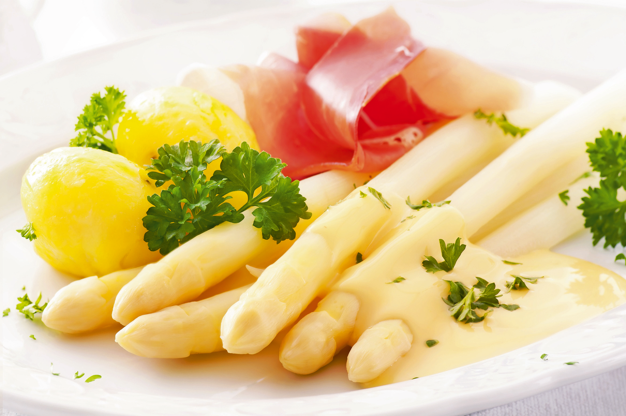 Spargel mit Schinken